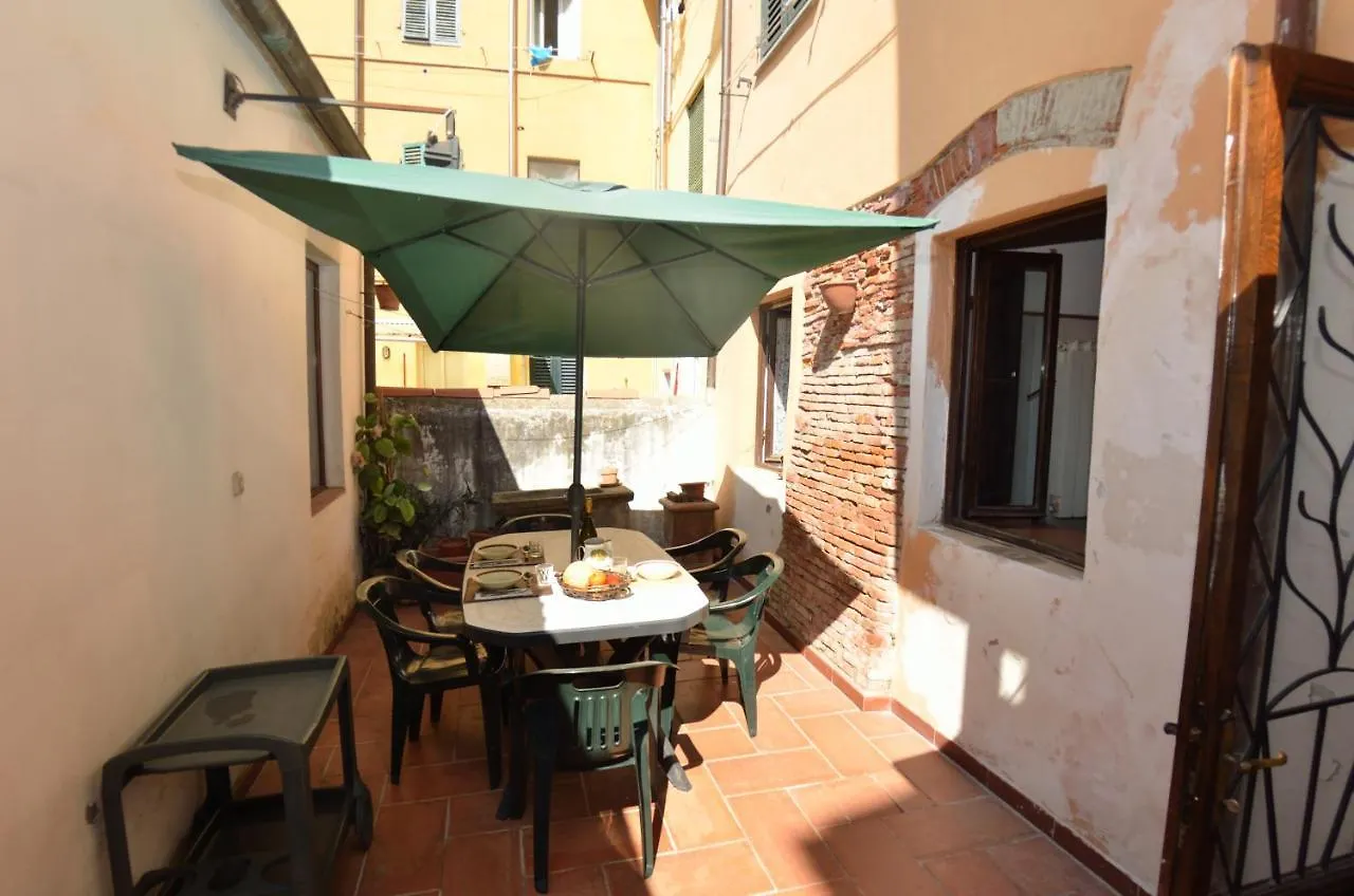 Casina Bella Di Lucca Apartment