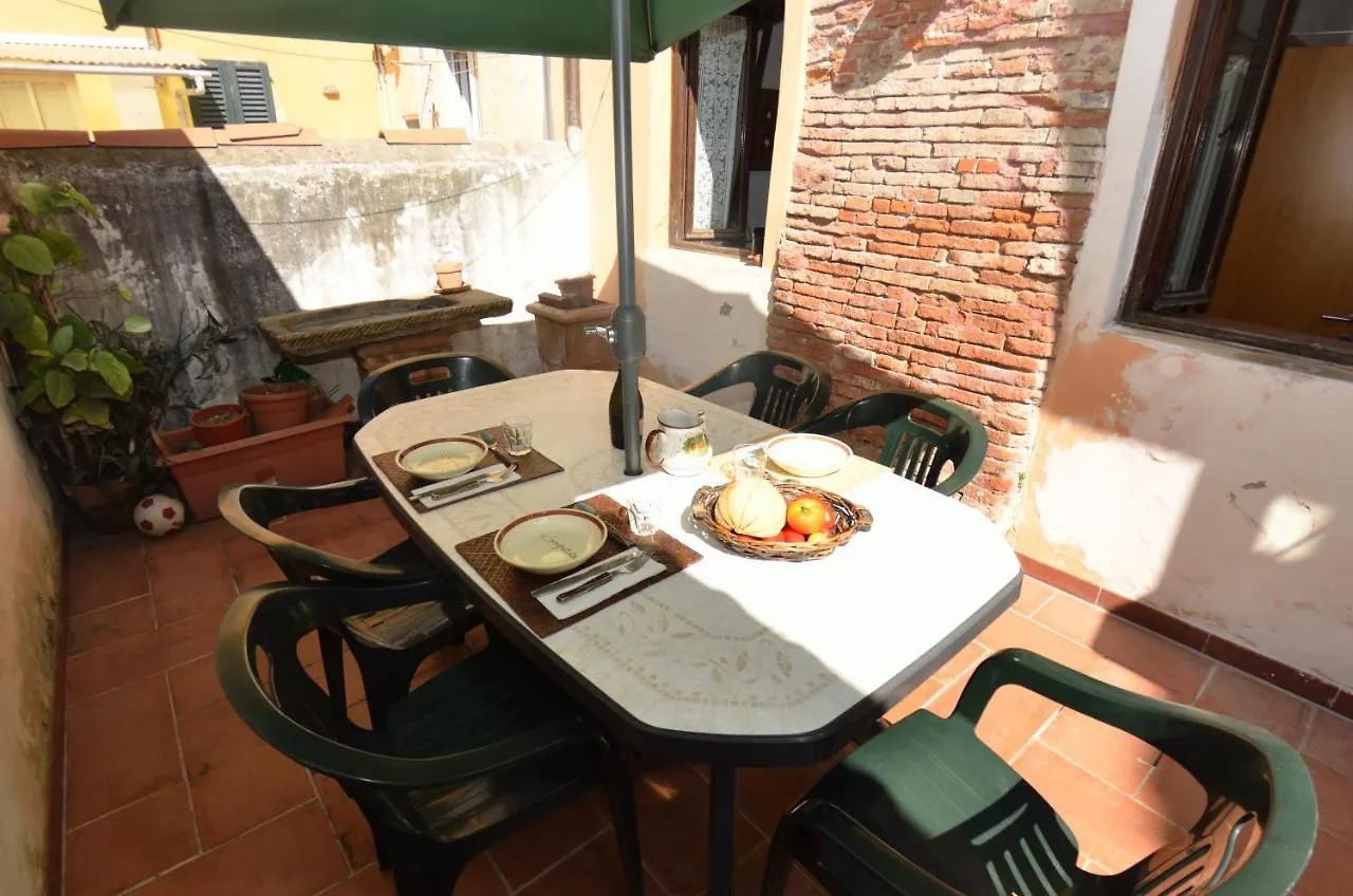 Casina Bella Di Lucca Apartment